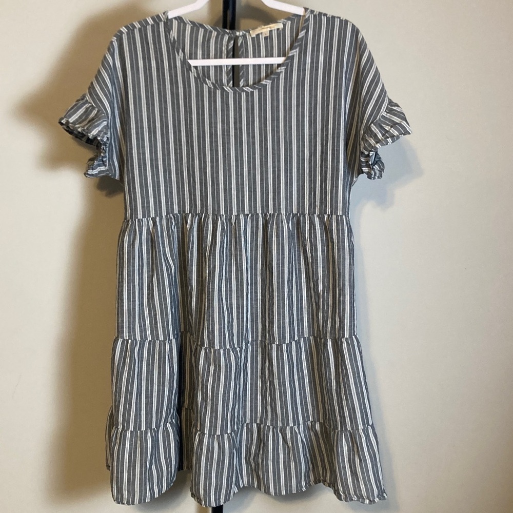 EUC Andrée by Unit Dress Babydoll Tiered Cotton Gray White Striped Ruffle Large - Picture 2 of 8